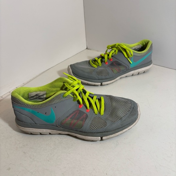 Nike flex fit sole women’s grey lace up running shoes in size 7.5 - Picture 2 of 9